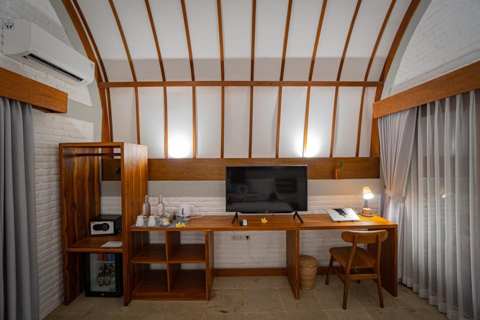 TV and multimedia, Kitchen or kitchenette, hair dresser, air conditioner