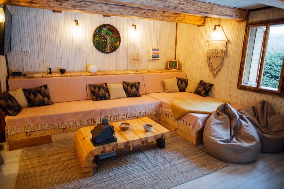 Communal lounge/ TV room, TV and multimedia, Living room, Seating area