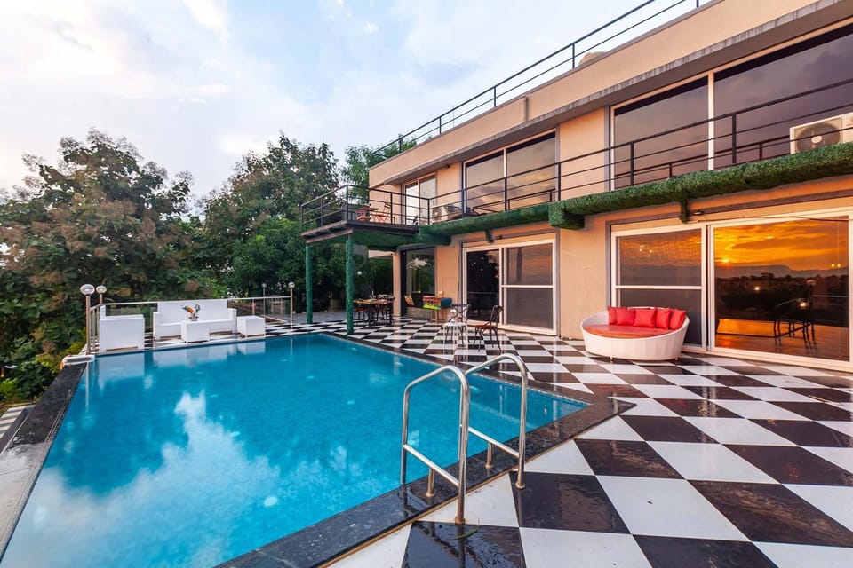 Property building, Swimming pool