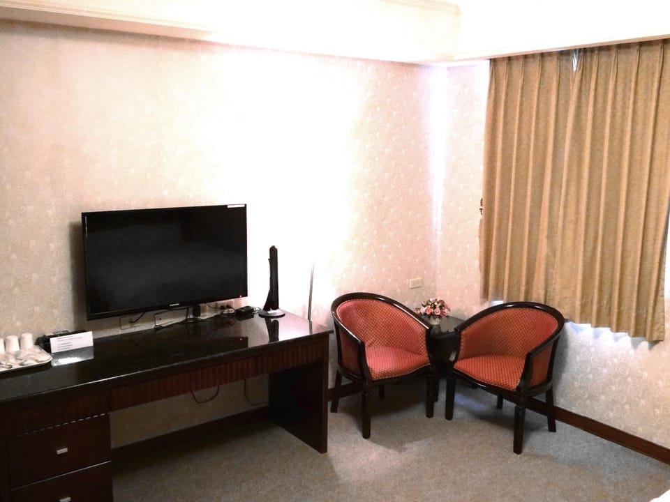 Library, Living room, Seating area