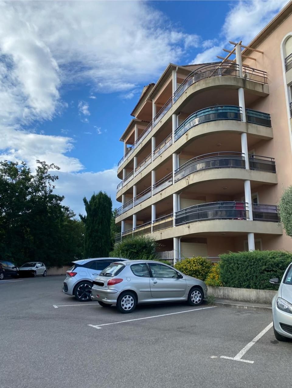 Superbe appartement avec parking privé, proche commerces et mer Apartment in Corsica
