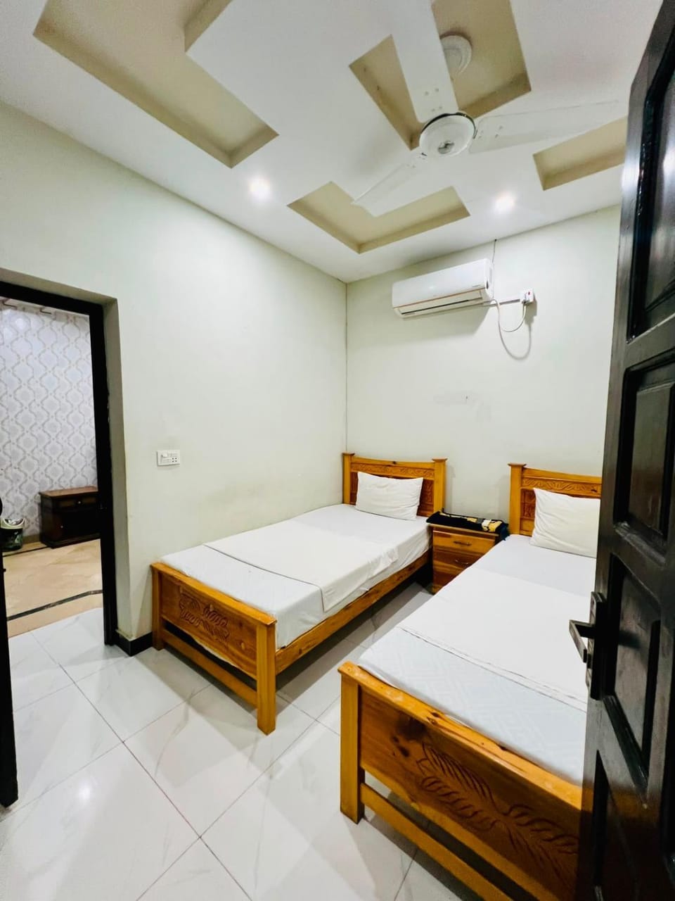 Photo of the whole room, Bedroom, air conditioner
