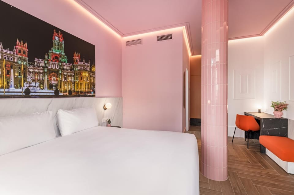 Bed, Photo of the whole room