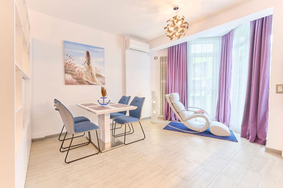 Rainbow sea view apartment Spa n Pool resort - parking Apartment in Constanța County