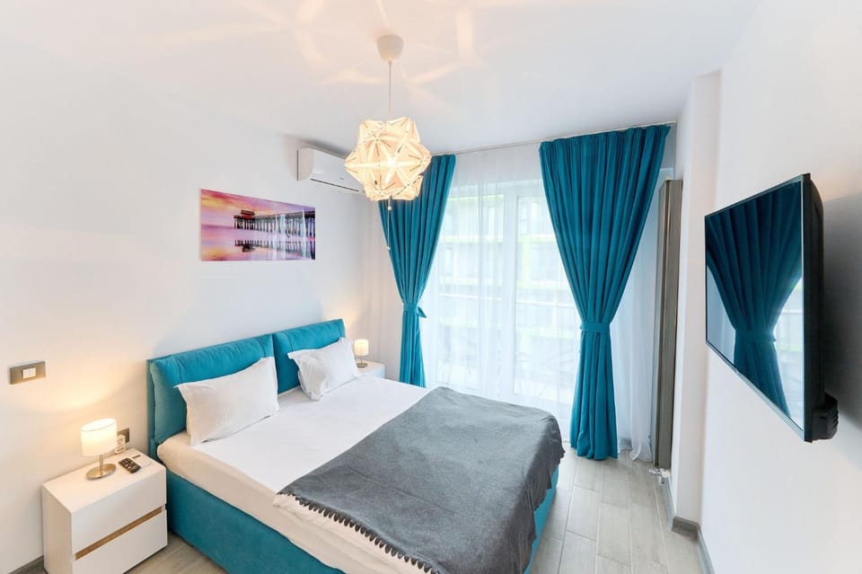 Rainbow sea view apartment Spa n Pool resort - parking Apartment in Constanța County