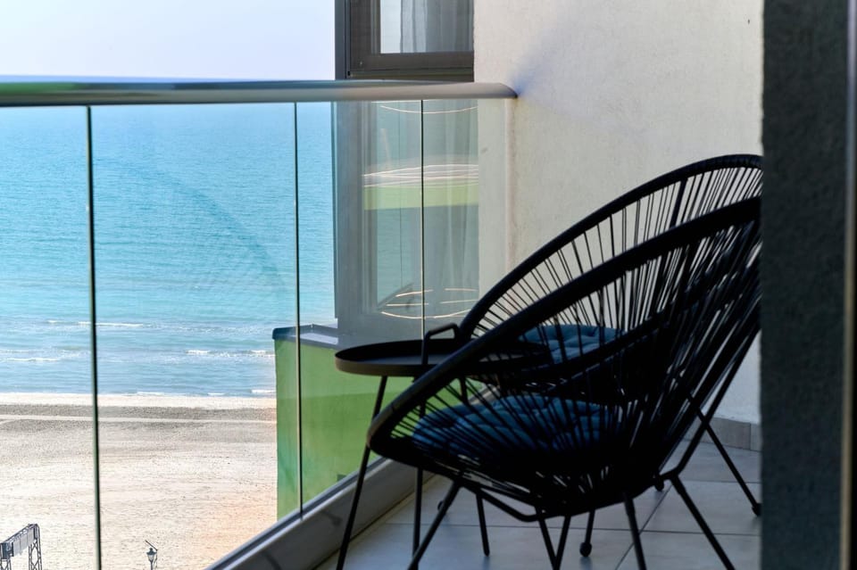 Rainbow sea view apartment Spa n Pool resort - parking Apartment in Constanța County