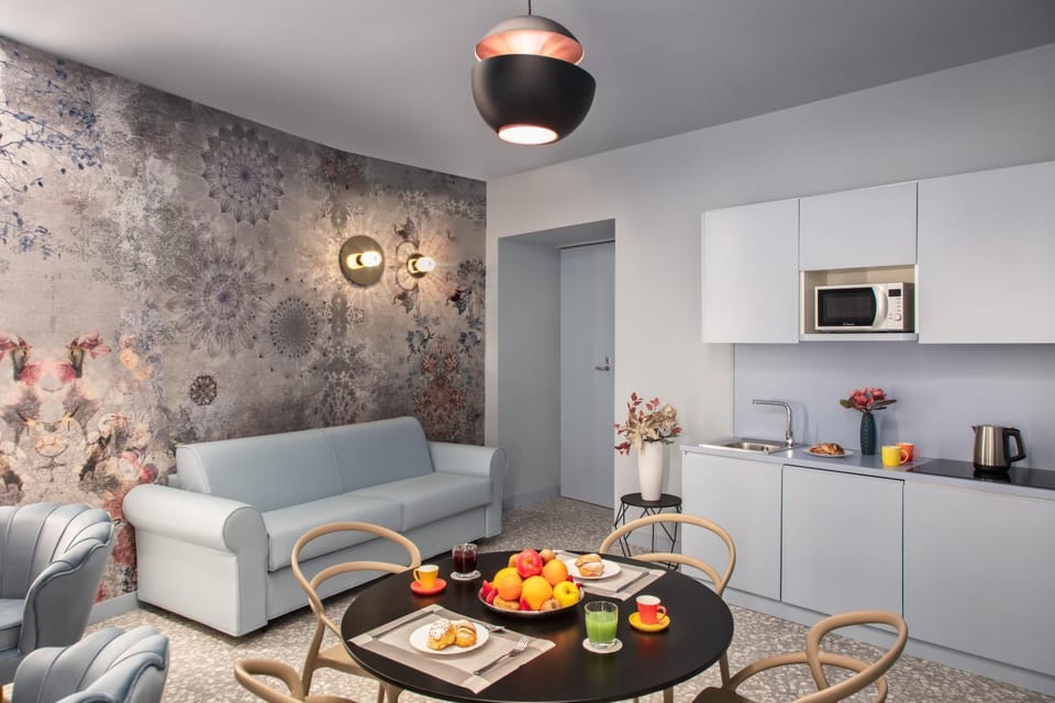 Living room, Dining area