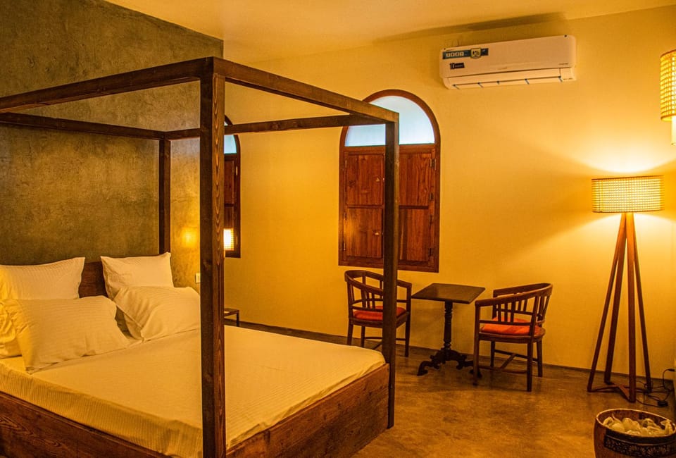 Photo of the whole room, Bedroom