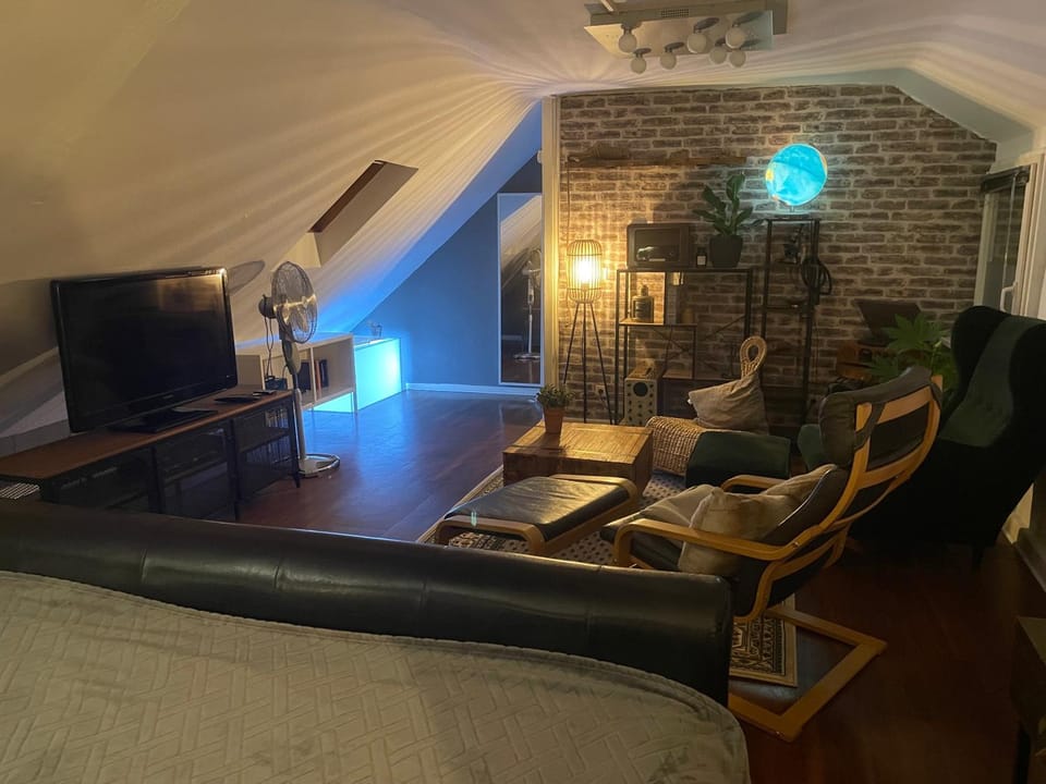 Living room, Bedroom