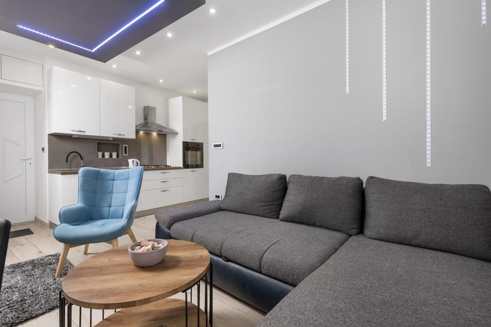 Kitchen or kitchenette, Living room, Seating area