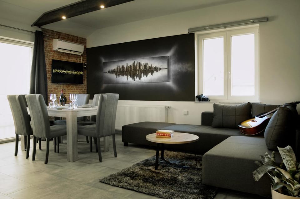 Living room, Seating area, Dining area
