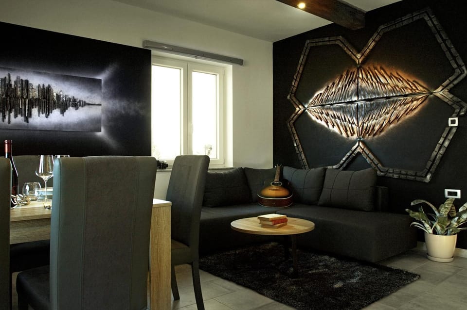 Living room, Seating area