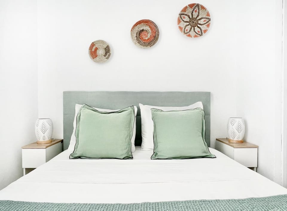 Bed, Photo of the whole room, Decorative detail, Bedroom