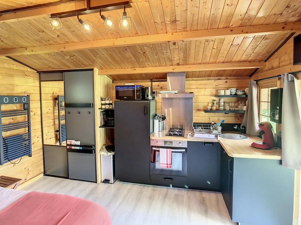 wardrobe, kitchen