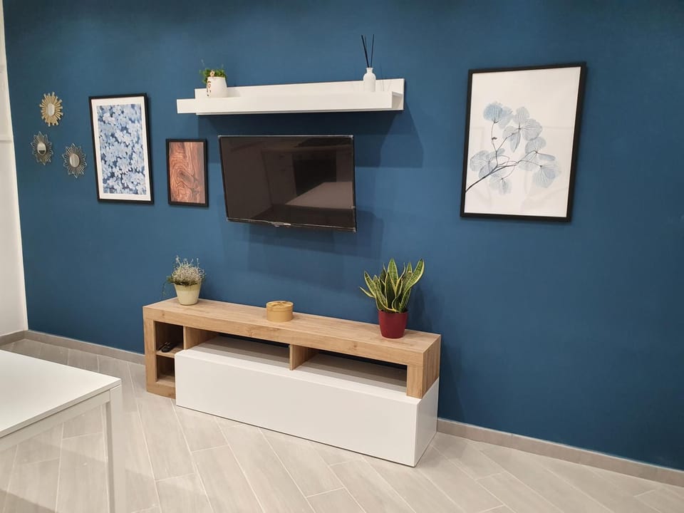 Communal lounge/ TV room, TV and multimedia