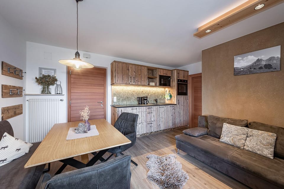 Kitchen or kitchenette, Living room, Seating area, stove