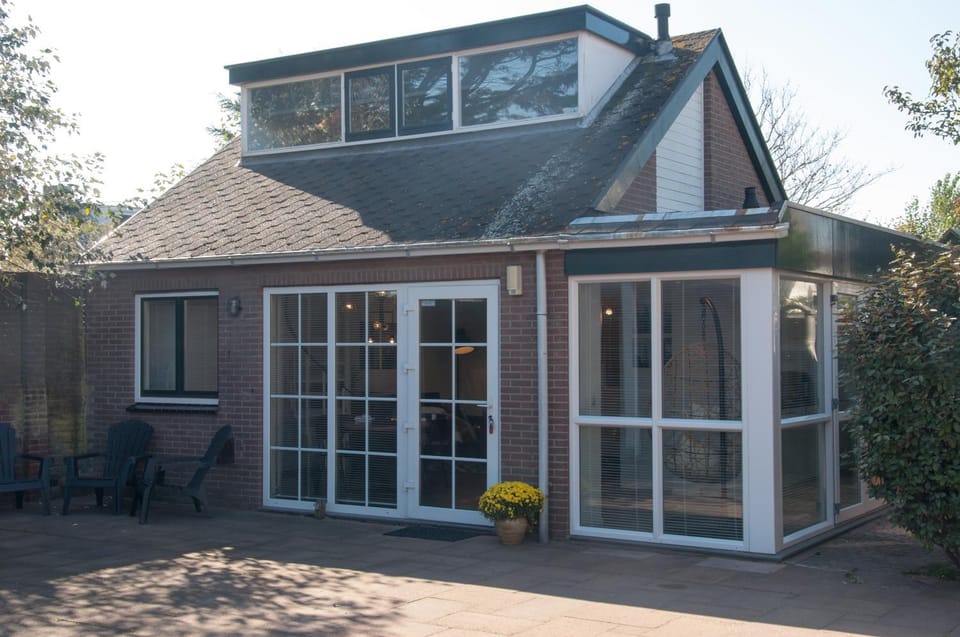 Property building, Facade/entrance, Balcony/Terrace