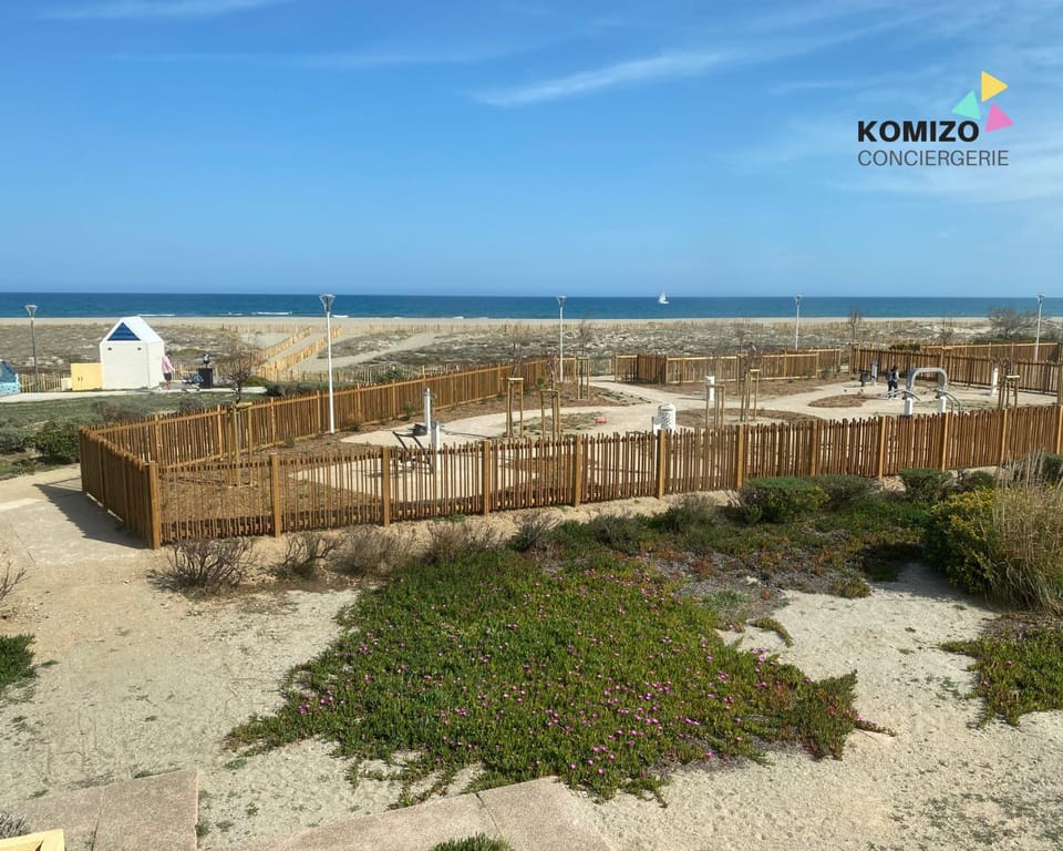 Beach, On site