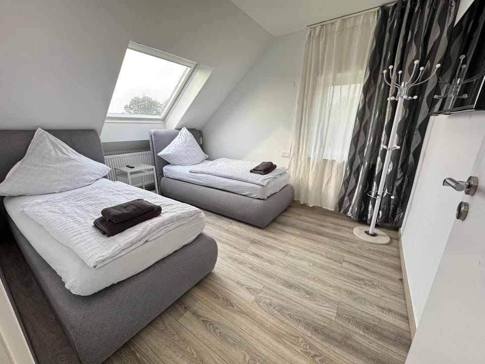 Bed, Photo of the whole room, Bedroom, towels