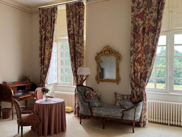 24H LE MANS Château de Lauresse chambres d'hôtes Luxe, avec services Bed and Breakfast in Pays de la Loire