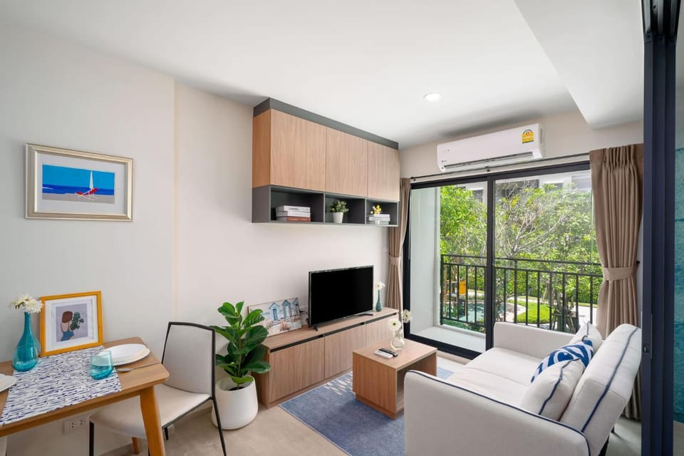 Communal lounge/ TV room, TV and multimedia, Living room, Seating area