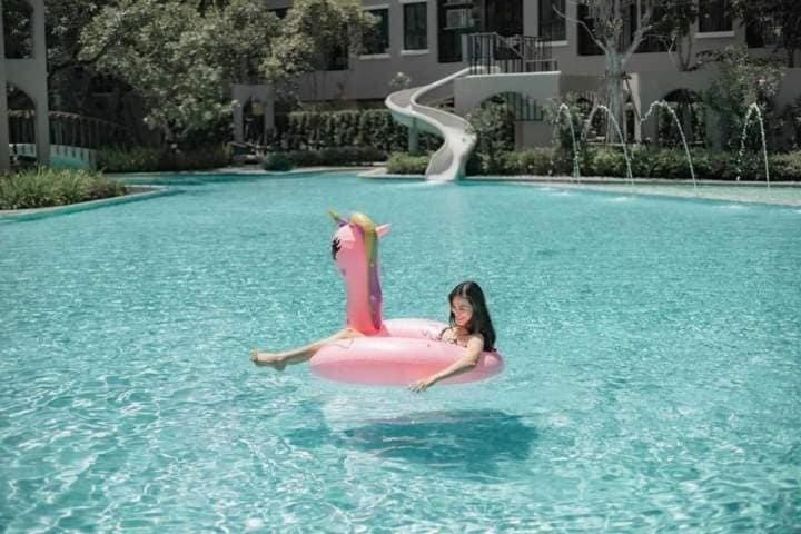 Pool view, Swimming pool, Swimming pool