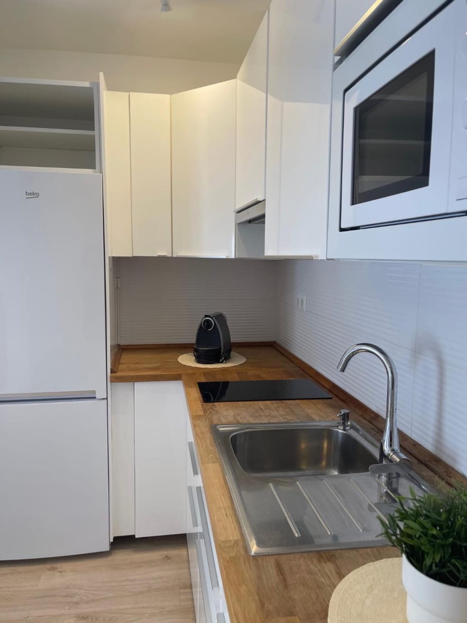 Kitchen or kitchenette, kitchen