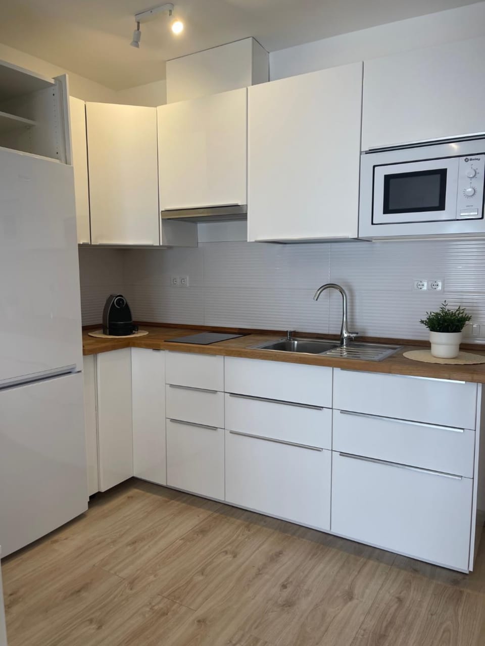 Kitchen or kitchenette