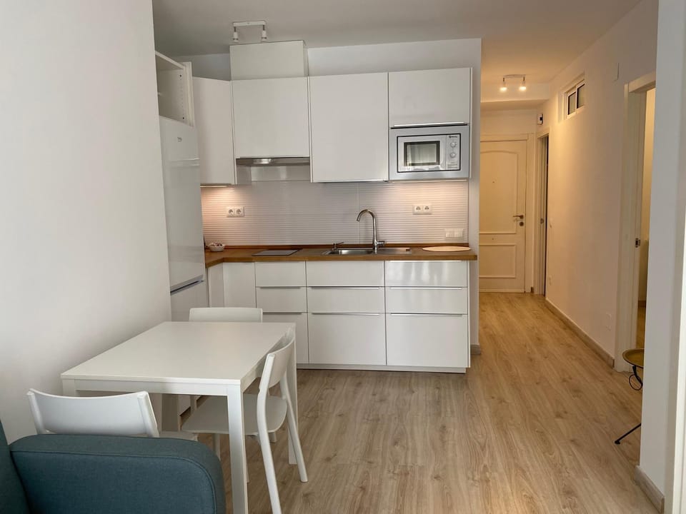 Kitchen or kitchenette, Dining area, Communal kitchen