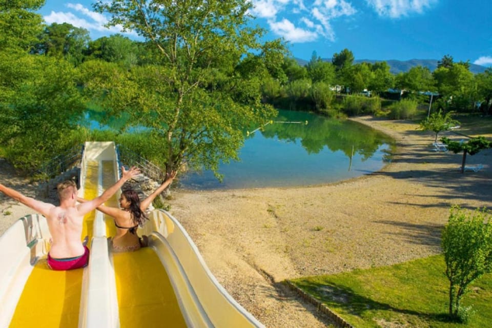 La Roque d'Anthéron - Mobile-home - 6 pers - 3 ch - Piscine Campground/ 
RV Resort in La Roque-d'Anthéron