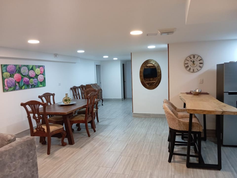 Food and drinks, Dining area