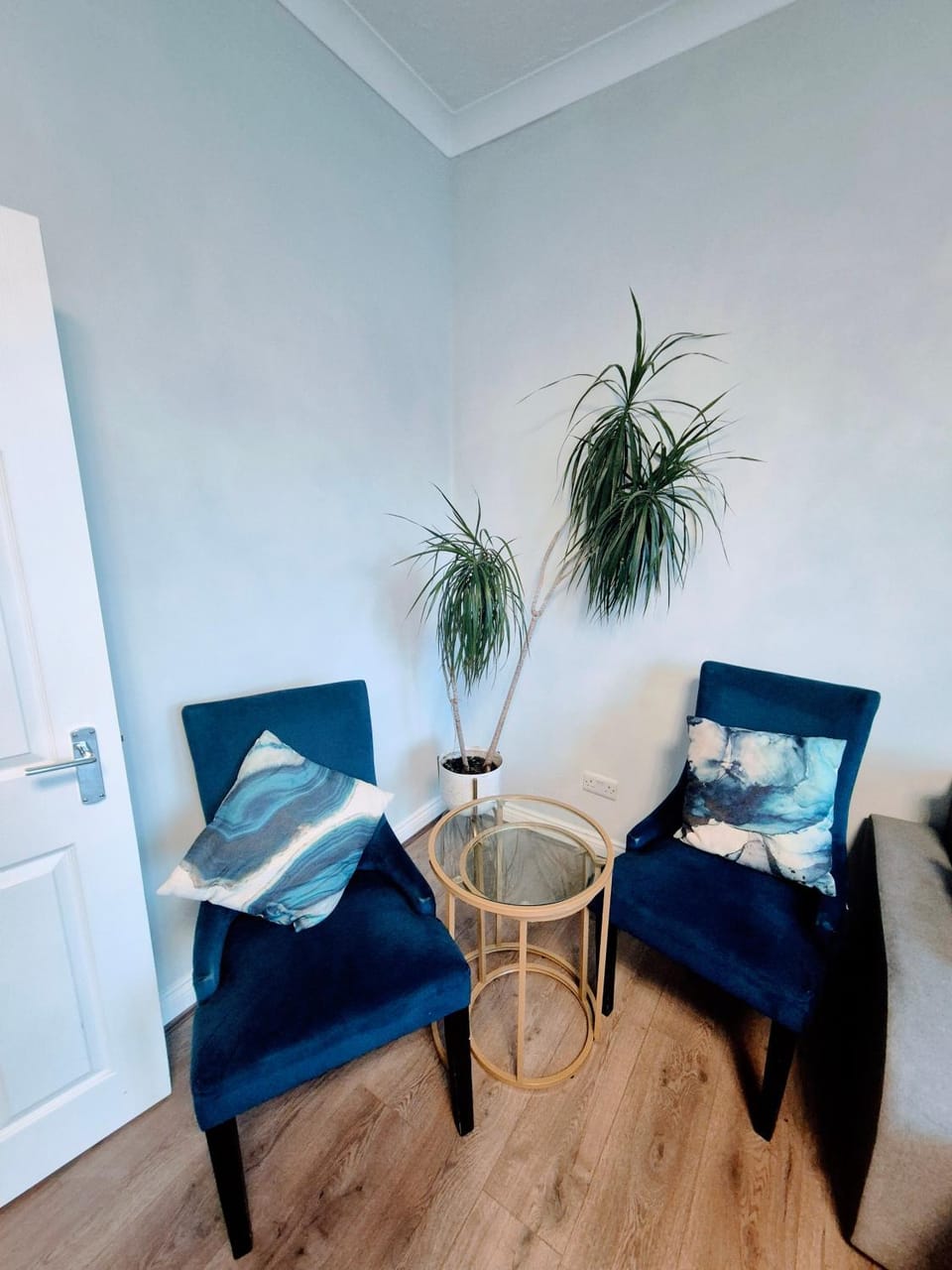Refurbished spacious 3 bed flat near the sea with parking Apartment in Bournemouth