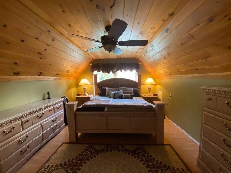 Mountain Adventure Ski Chalet near Gore House in Capital District, NY, USA