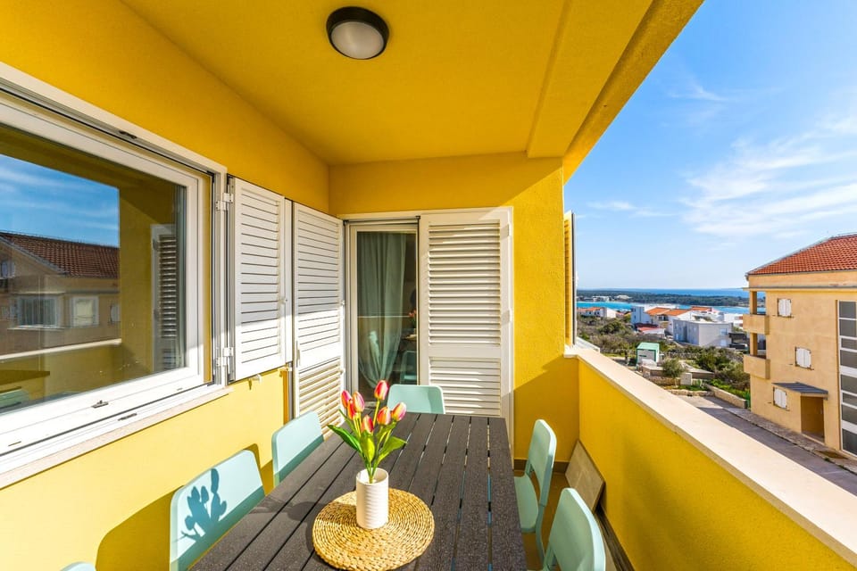 Ocean blue modern apartment for 8 Apartment in Novalja