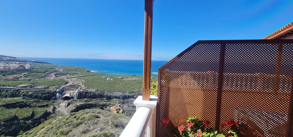 VV Los Geranios Mountain & Ocean View Apartments Tazacorte Apartment in La Palma