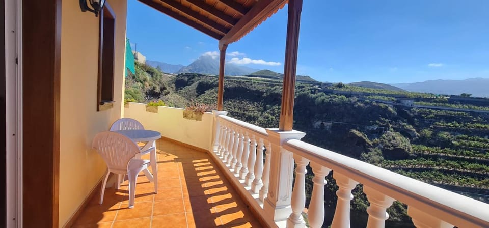 VV Los Geranios Mountain & Ocean View Apartments Tazacorte Apartment in La Palma
