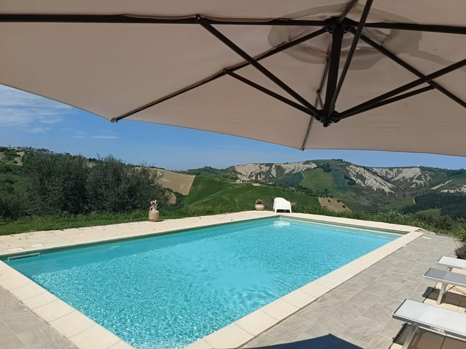 Day, Natural landscape, Mountain view, Pool view, Swimming pool, sunbed