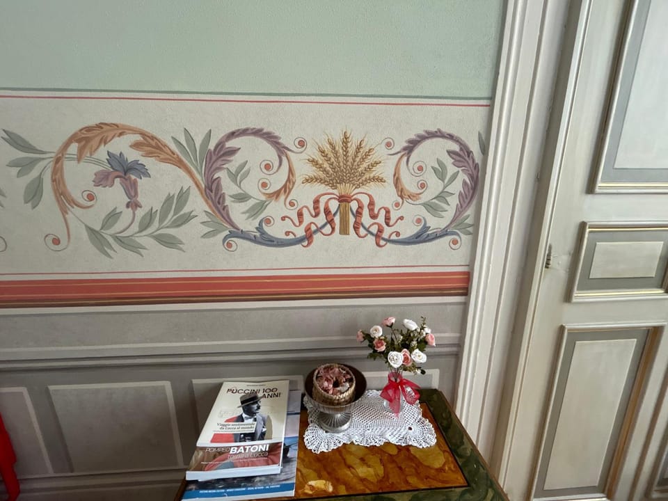 Decorative detail, Seating area