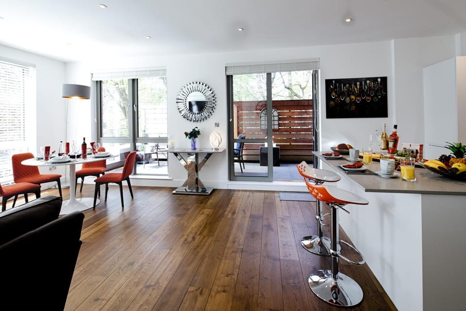 Dining area, kitchen