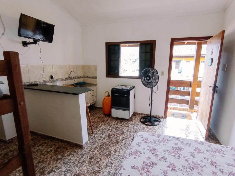 Bed, Kitchen or kitchenette, Dining area, Bedroom