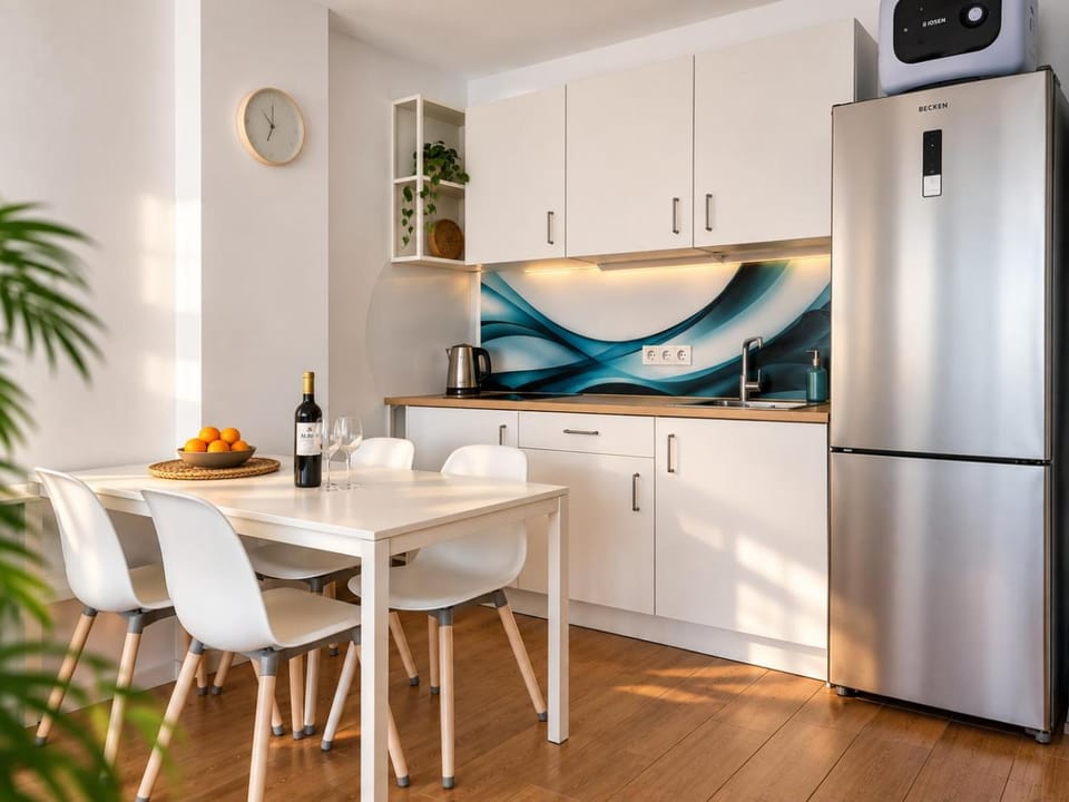 Kitchen or kitchenette, Dining area, Breakfast, kitchen