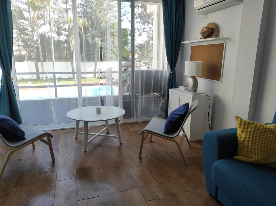 Balcony/Terrace, Living room, Seating area, Garden view