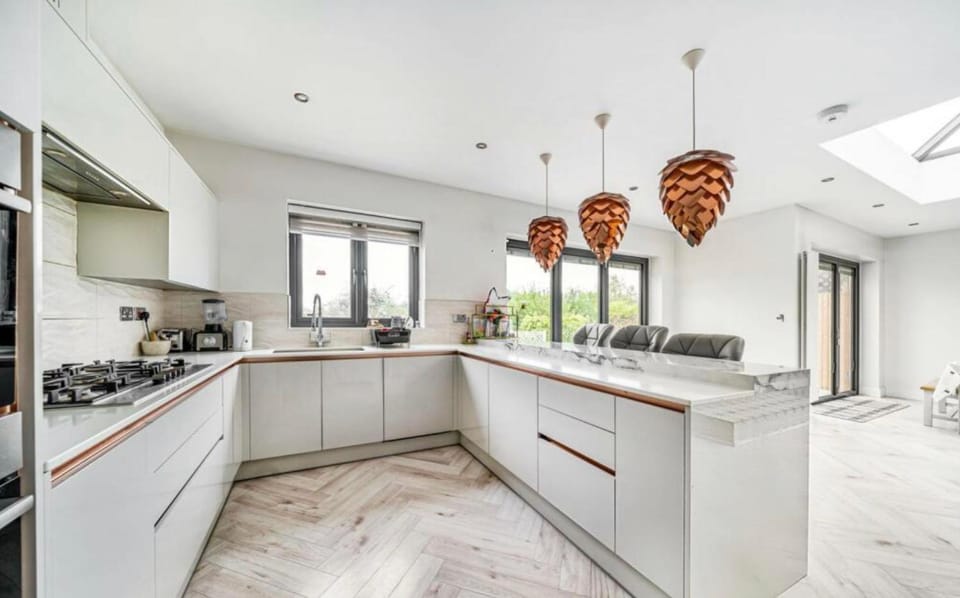 Modern Family Home in Greater London House in Pinner