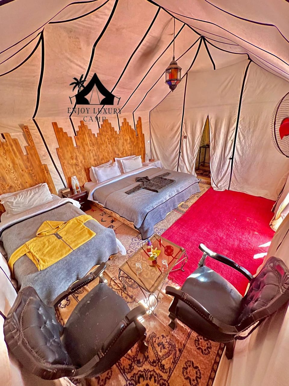 Bed, Living room, Photo of the whole room, Seating area, Bedroom