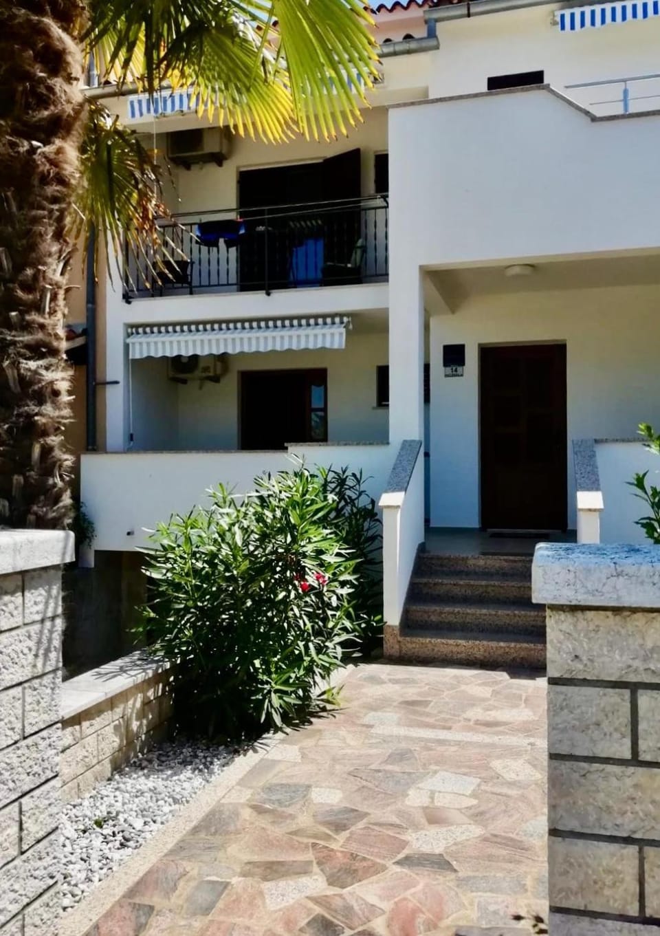 Property building, Facade/entrance