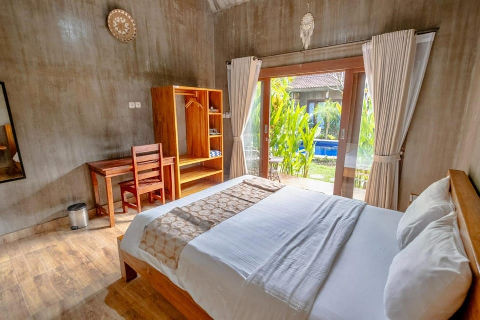 Bed, View (from property/room), Photo of the whole room, Bedroom