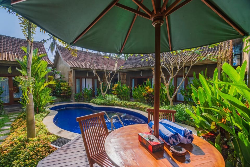 Property building, Swimming pool