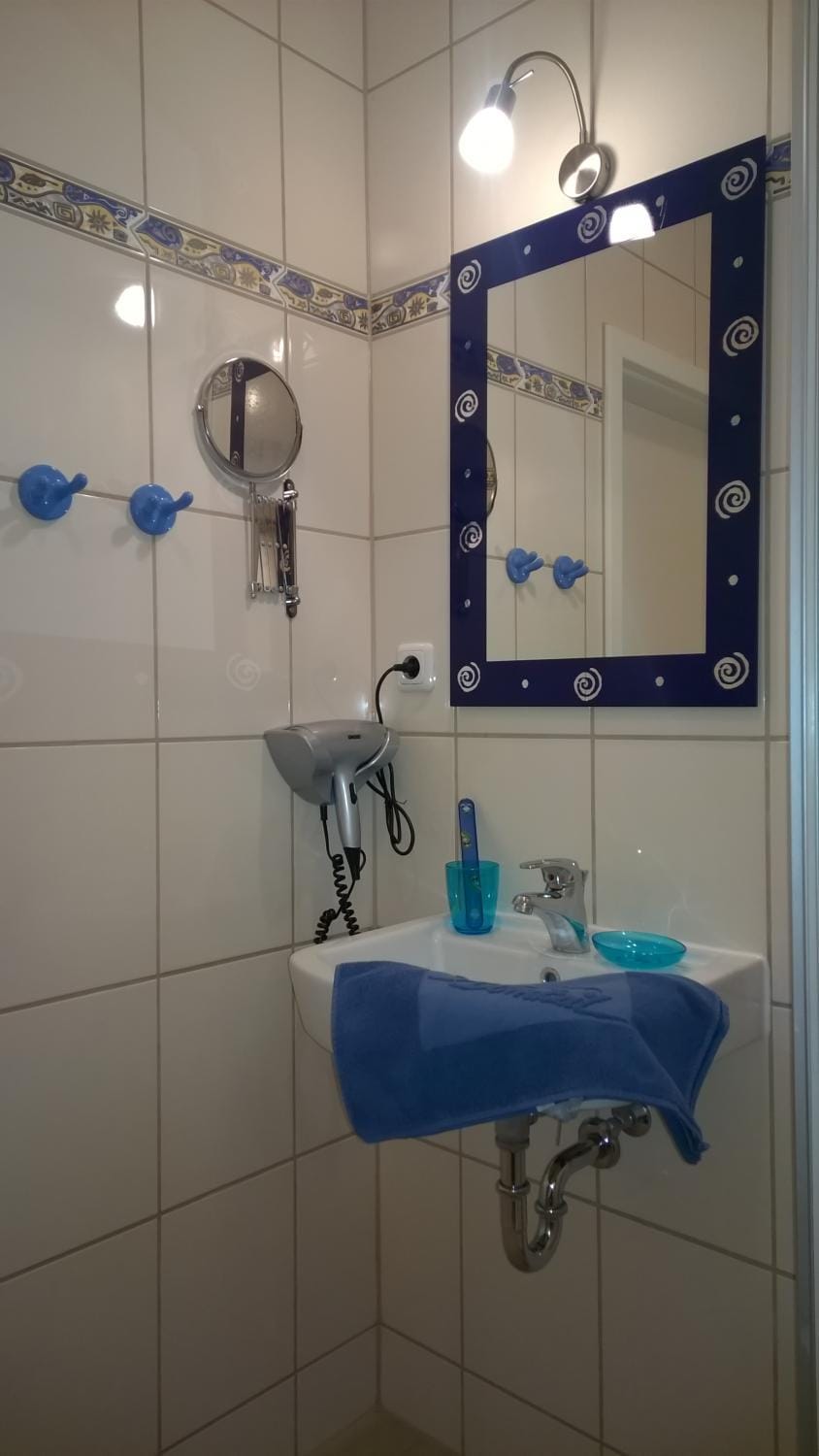 Bathroom, Photo of the whole room