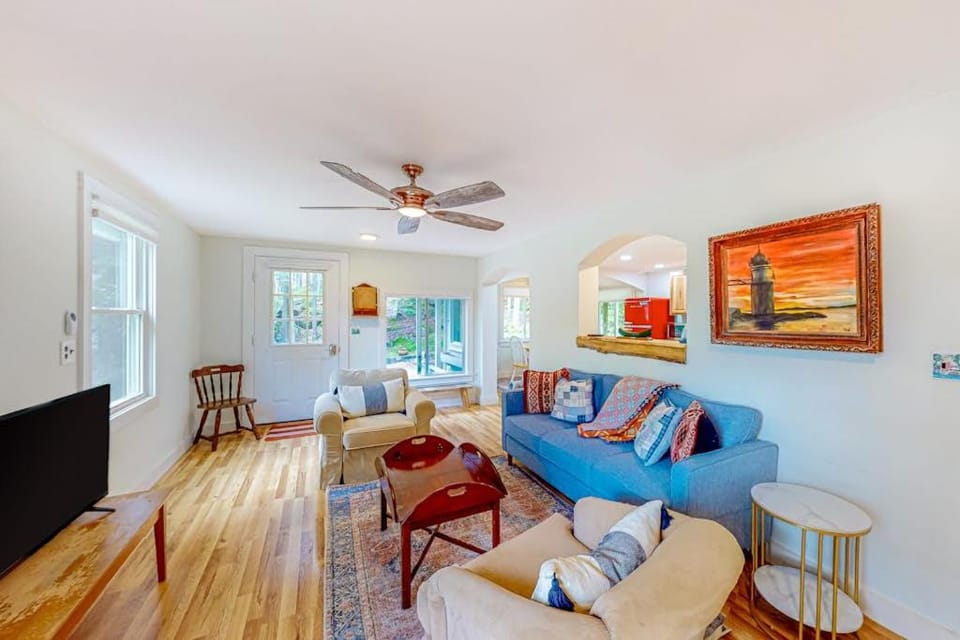 TV and multimedia, Living room, Seating area