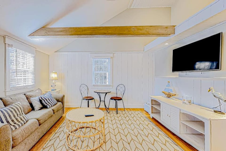 Salty Kisses Main House in West Yarmouth